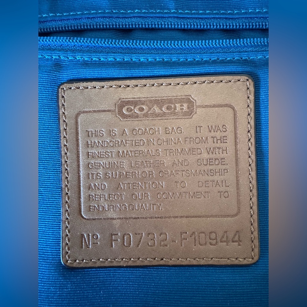 Coach Signature & Suede Blue Shoulder Bag #F10944 - Picture 4 of 12